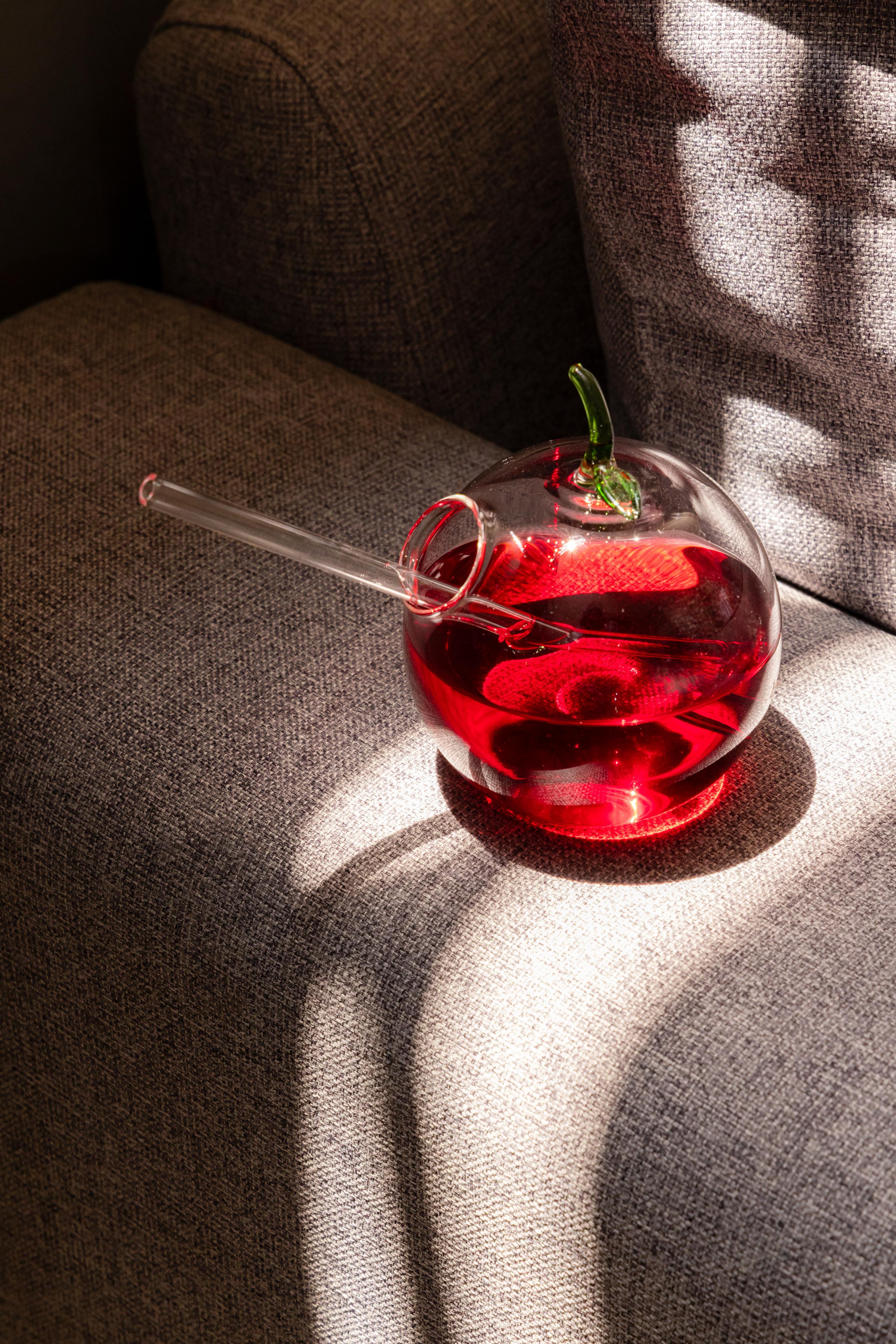 The Apple Glass by Tincelle