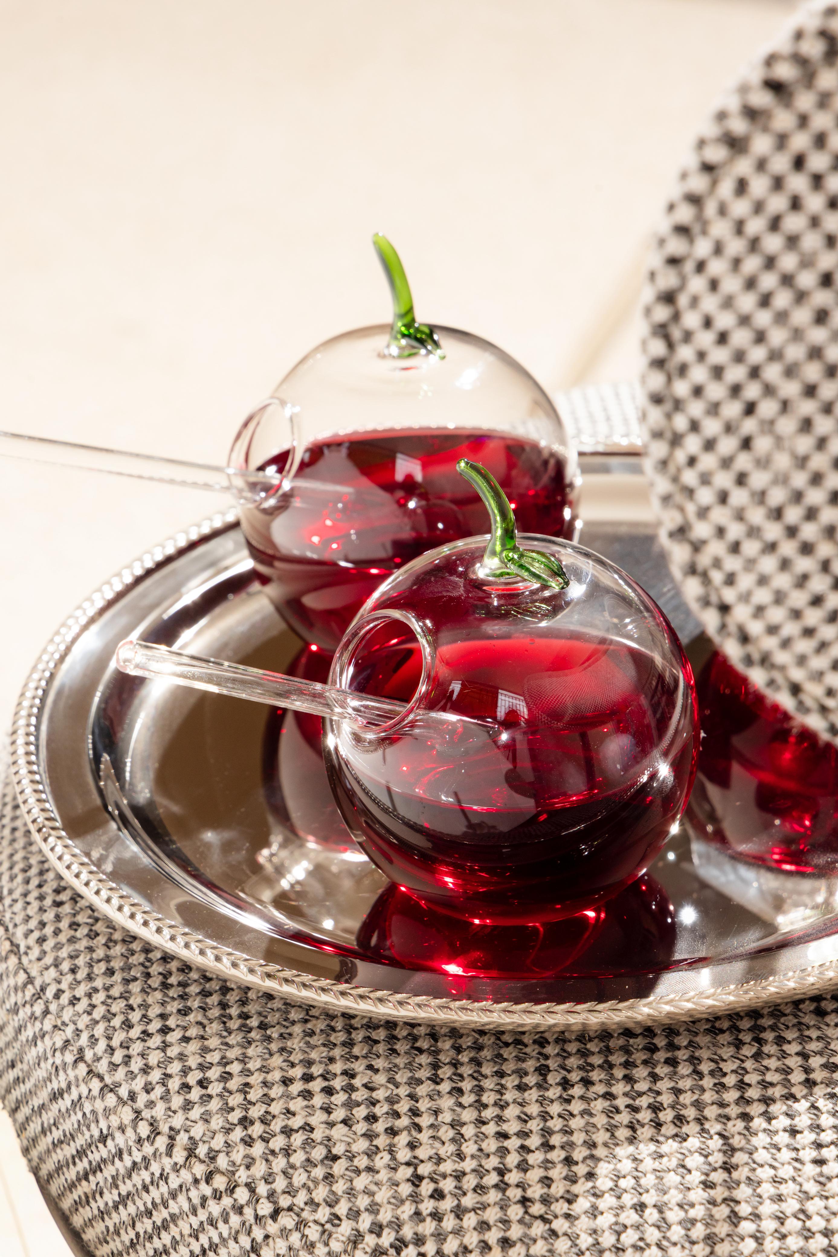 The Apple Glass by Tincelle
